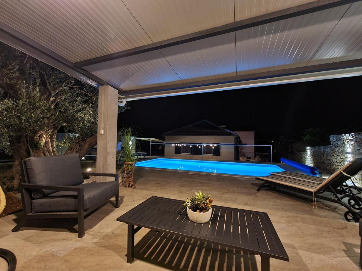 Villa Olive Tree - House With Pool Vinišće Exterior foto
